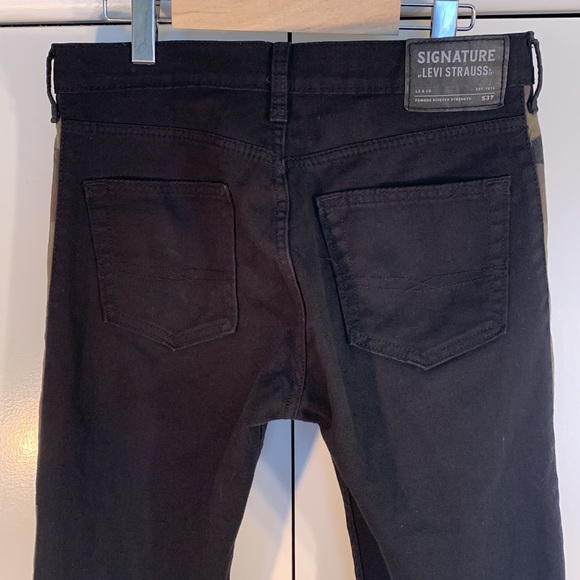 Levi’s Signature (30”x30”) - Picture 8 of 16